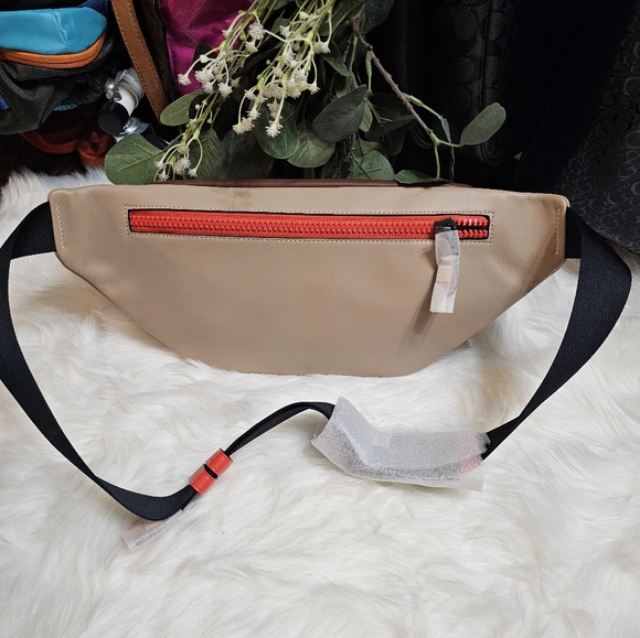 NWT Track Belt Bag In Colorblock With Coach Stamp - Picture 2 of 8